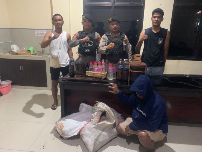 
					Polres Ternate Sita Puluhan Botol Miras dan Bahan Campuran Akar Kayu