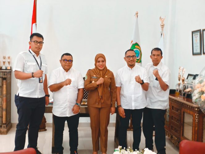 
					Terima Kunker Kepala BPJN Malut, Bupati Kepulauan Sula Sampaikan Sejumlah Pembangunan Infrastruktur yang Rusak.