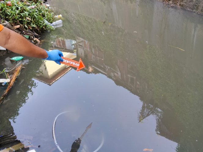 
					Mayat Bayi Ditemukan di Kali Mati Ternate, Polisi Lakukan Olah TKP