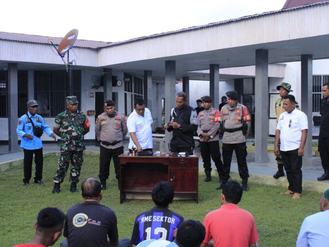 
					Lapas Sanana Gelar Penggeledahan Gabungan Bersama TNI-Polri