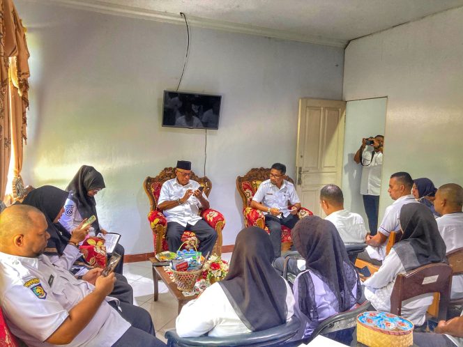 
					Wabup Sula Lakukan Sidak ke Dinas Koperasi dan UKM: Fokus Evaluasi Kinerja dan Peningkatan Pelayanan