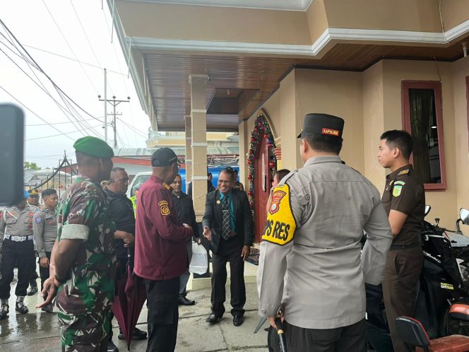 
					Wabup dan Forkopimda Kepulauan Sula Pantau Pos Pengamanan Nataru