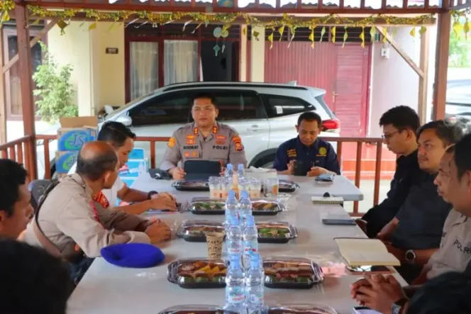 
					Polres Kepulauan Sula dan PN Sanana Satukan Pemahaman Hadapi Perubahan KUHP–KUHAP