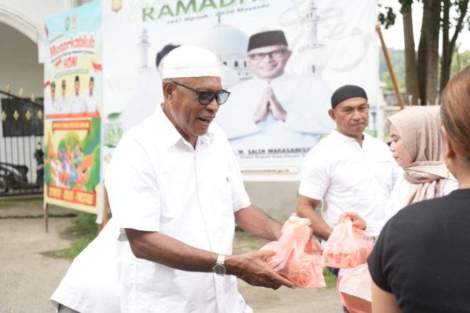 
					Pemkab Kepulauan Sula Hadirkan Senyum Ramadan Lewat Aksi Berbagi Takjil