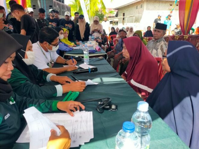 
					Jurnalis dan Pemda Sula Gelar Pengobatan Gratis, 134 Warga Terlayani