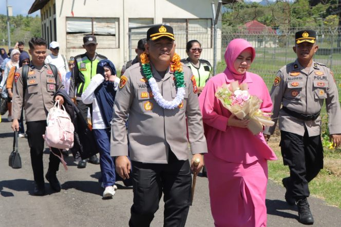 
					Resmi Bertugas, AKBP Handres Berkomitmen Tingkatkan Kinerja Polres Kepulauan Sula