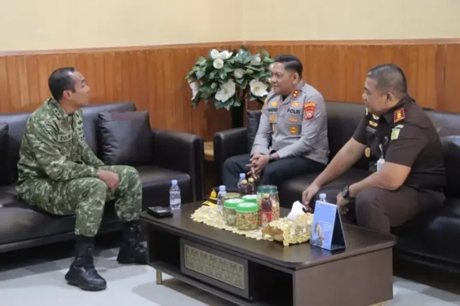 
					Kapolres Handres Kunjungan Silaturahmi ke Kejari Sula