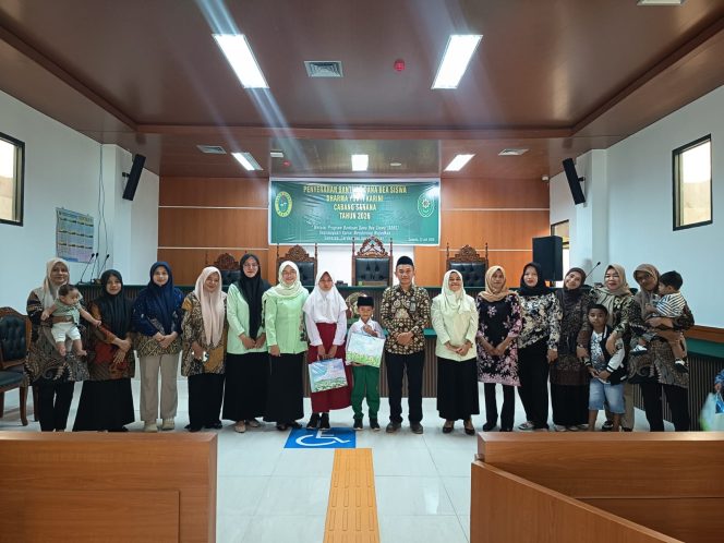 
					Dharma Yukti Kartini PN Sanana Wujudkan Kepedulian Pendidikan